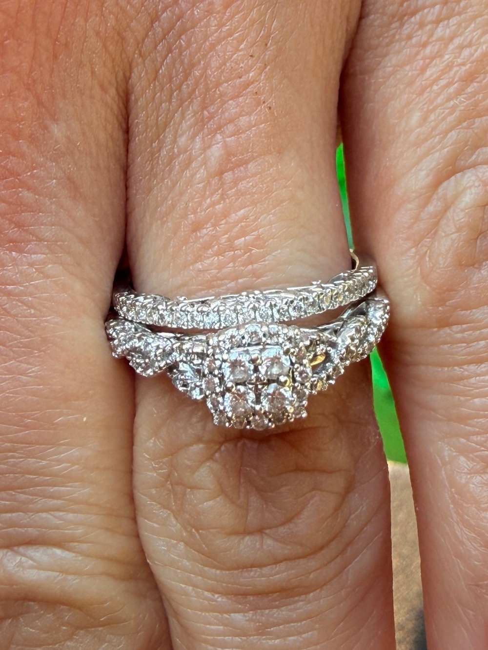 Simply Vera Engagement Ring and matching Wedding Band 14kt Sz7